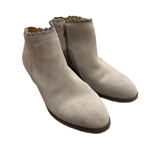 Jack Rogers Women’s Suede Ankle Boots Taupe side Zip Back Bow Bootie Size 8.5 - Picture 1 of 7